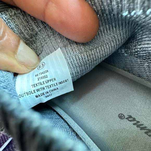 Tommy Bahama grey flint knit jogger memory foam slip on size 8.5 sneakers - Picture 9 of 9